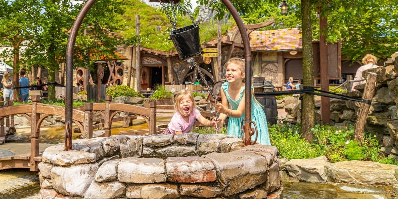 Sparkys Splash Dock kids